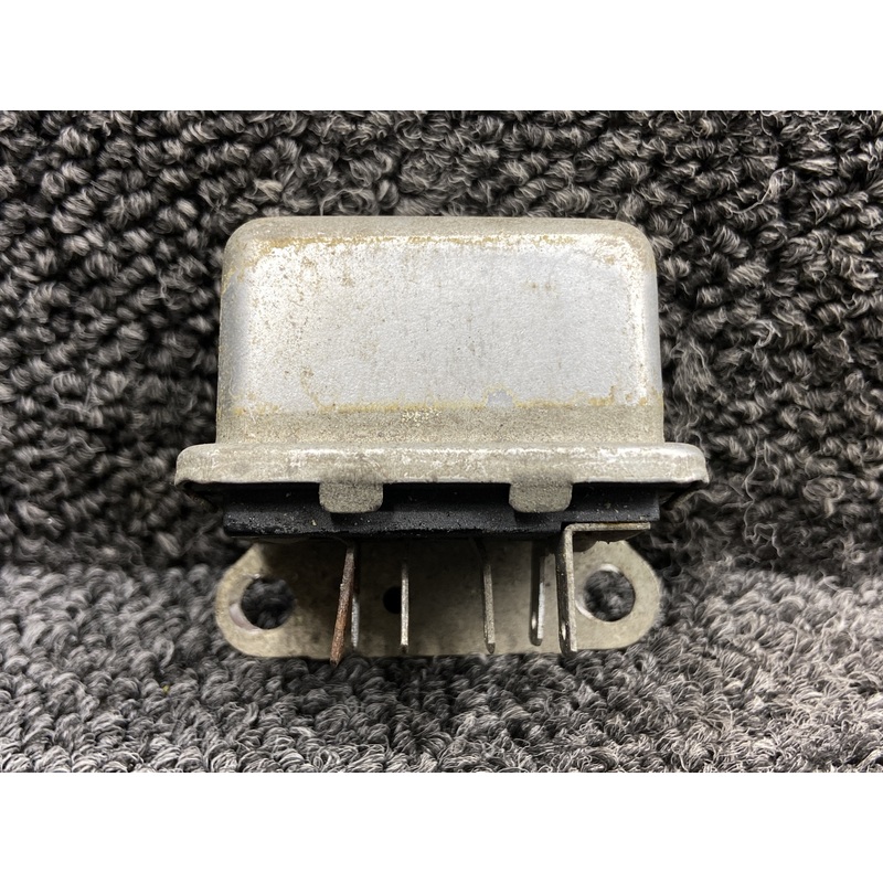 150-8 Piper PA32R-301 Relay (12V)