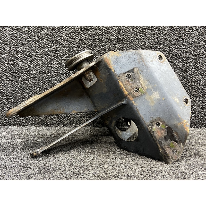 99763-000, 99080-000 Lycoming IO-540 Upper Air Conditioning Mount w Pulley