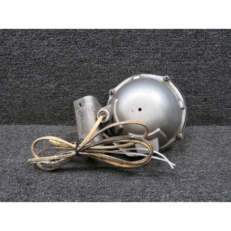 D-7585-18 LearJet Taxi Light Assembly LH with Bracket (Dented)