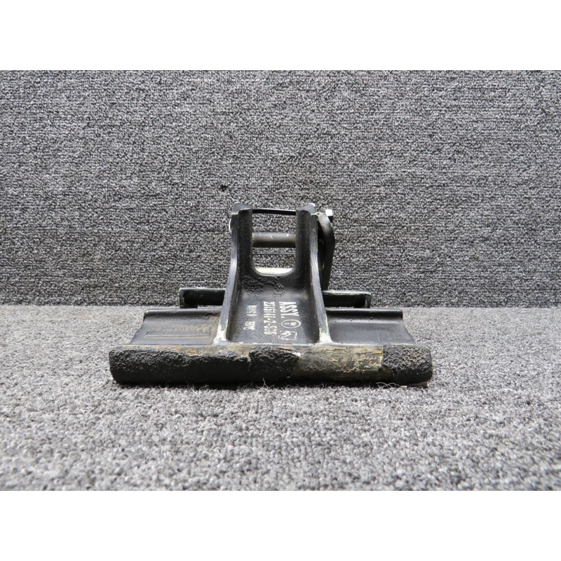 2315141-33 LearJet 24E Rudder Pedal Assembly with Link