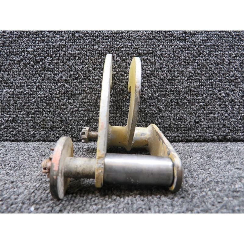 2348041-1 LearJet 24E Main Landing Gear Actuator Uplatch Bracket Assembly LH