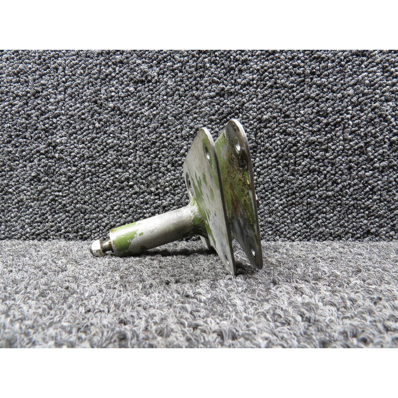 0523223-1(Use: 0422430-2) C-180 Aileron RH Bell Crank
