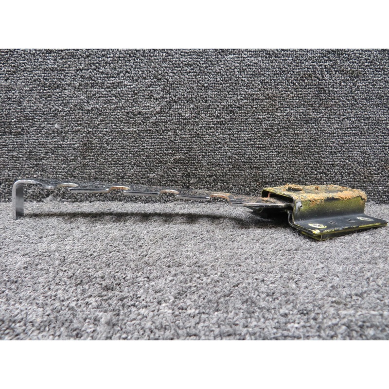 2413263-6 Learjet 24E Divan Latch Assembly RH