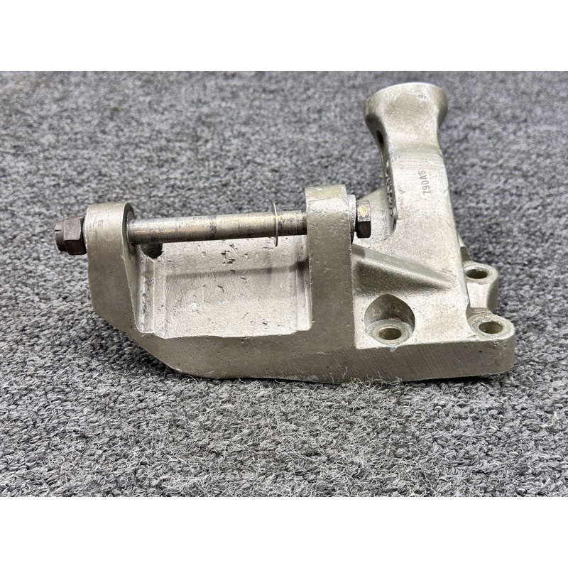 642264 Continental O-470-R Alternator Mount Bracket