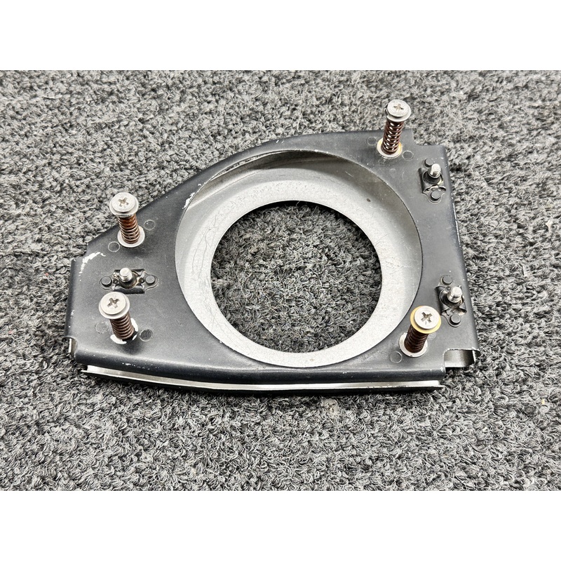 RD-5005-L Piper PA32R-301T RMD Wing Tip Landing Light Retainer LH (Aftermarket)