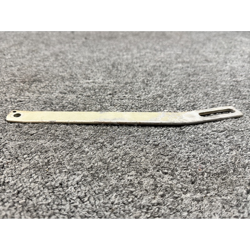 538346 Cessna 182C Continental O-470-R Alternator Adjusting Belt Arm