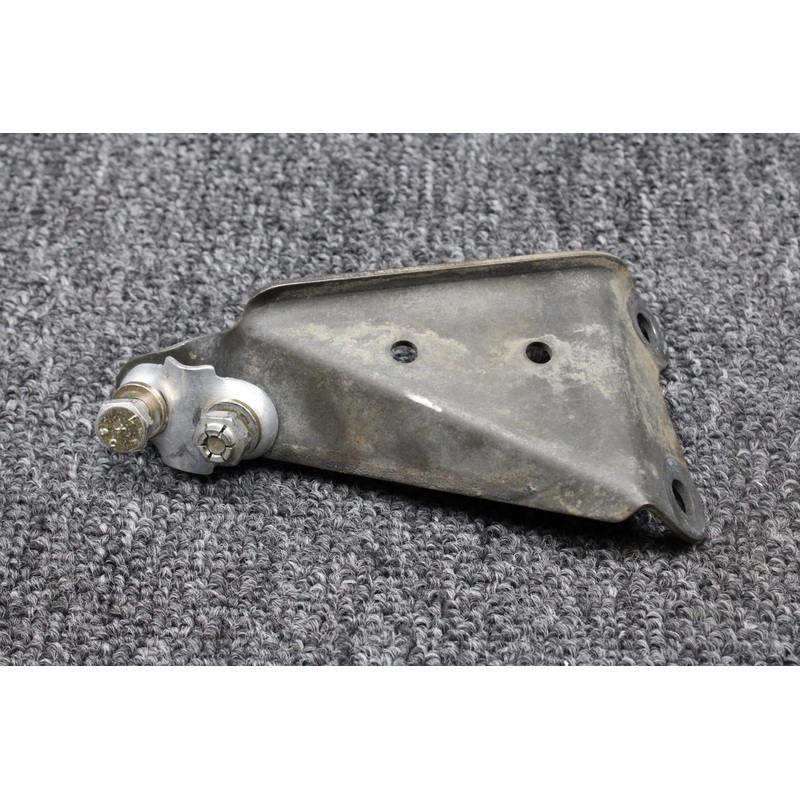 1750018-2 (Use: 1750018-3) Lycoming O-360-A1F6 Throttle Support Bracket