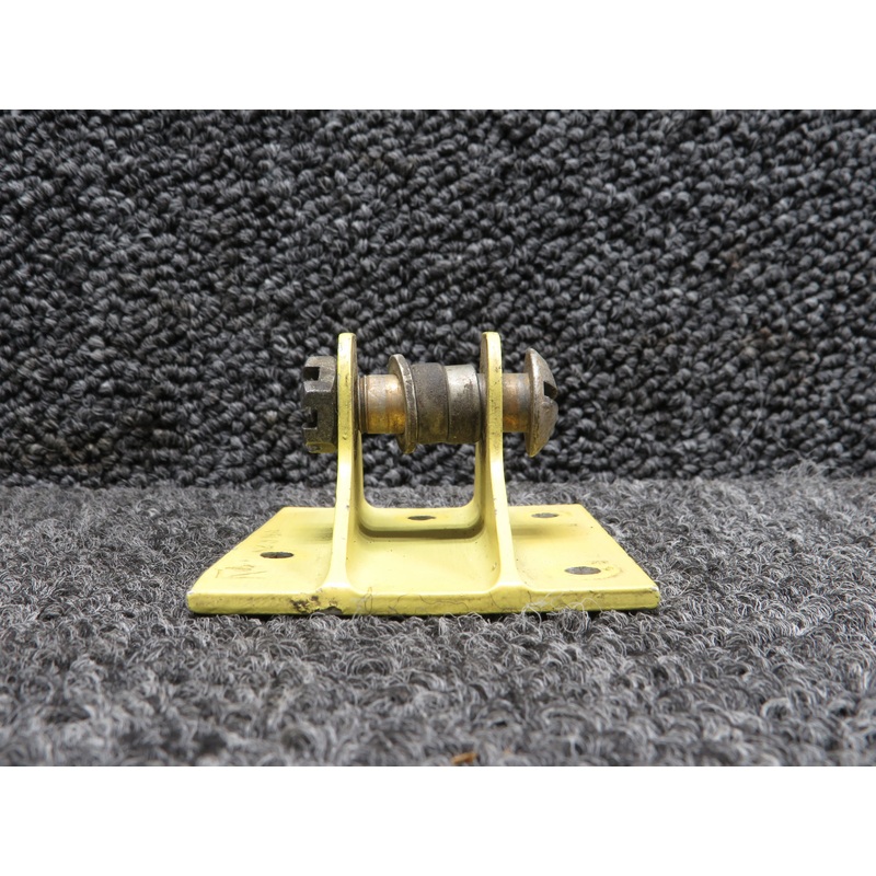 2348044-2 Learjet 25 Actuator Support RH