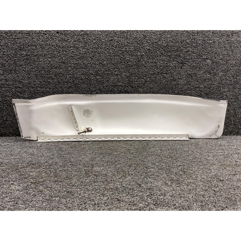 550032-015 (Use: 550099-001) Mooney M20K Nose Gear Door LH (Minor Wear)