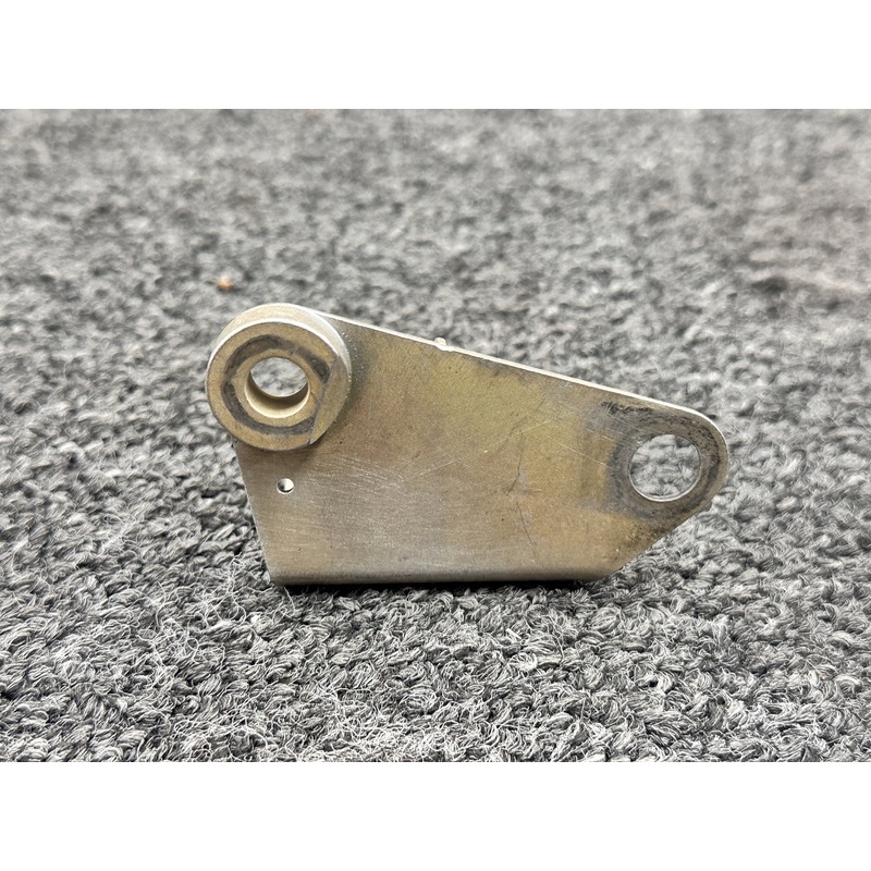 0552155-1 Lycoming IO-360-L2A Alternator Cowl Snubber Bracket