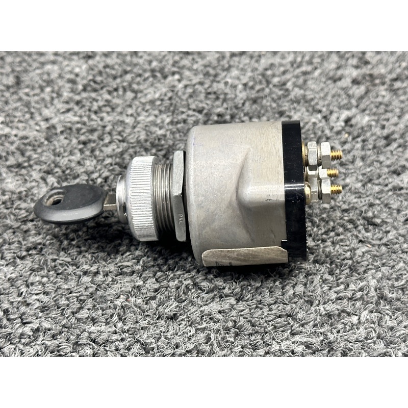 10-357290-1-H Continental Motors Ignition Switch Assembly with Key