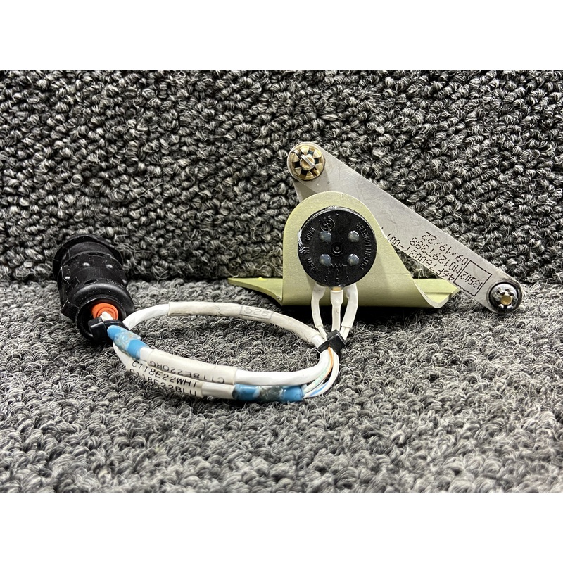 SP22E-SB, 46P760004-001 Piper M600 Throttle Position Switch w Bracket