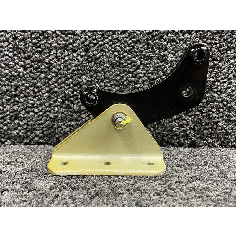 104247-002, 46W570184-001 Piper M600 Inboard Seat Belt Clevis LH or RH