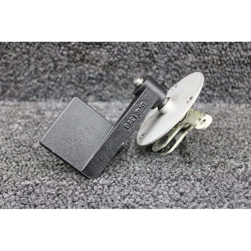 130370-501 Mooney M20M Interior Cabin Door Handle Assembly
