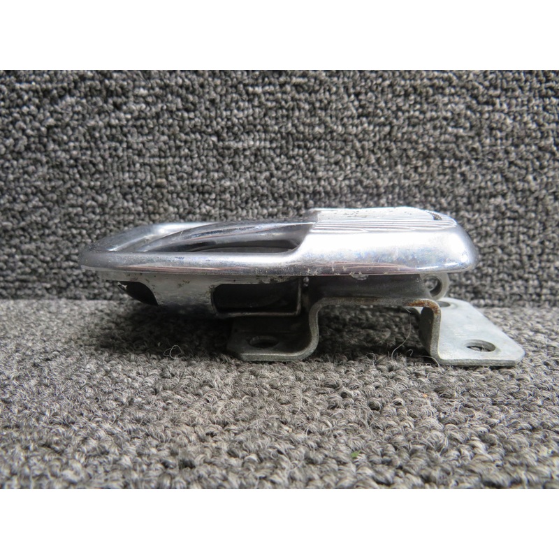 113837019-020B Piper PA28-140 Door Handle Assembly