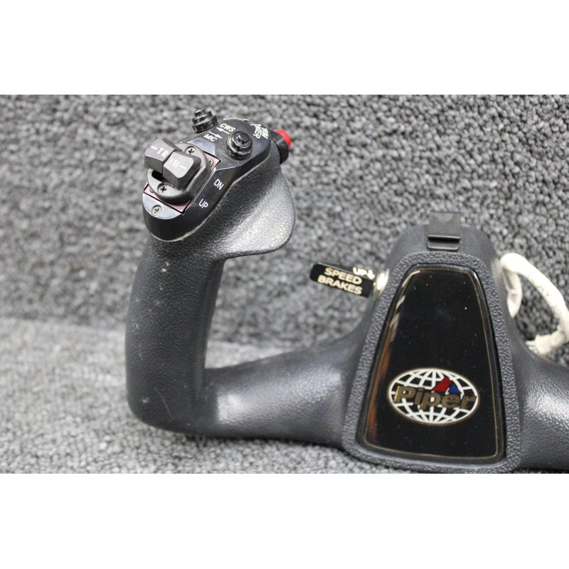 100572-006 Piper PA46-350P Pilot Control Wheel with Switches (Mic, Trim, AP, SB)