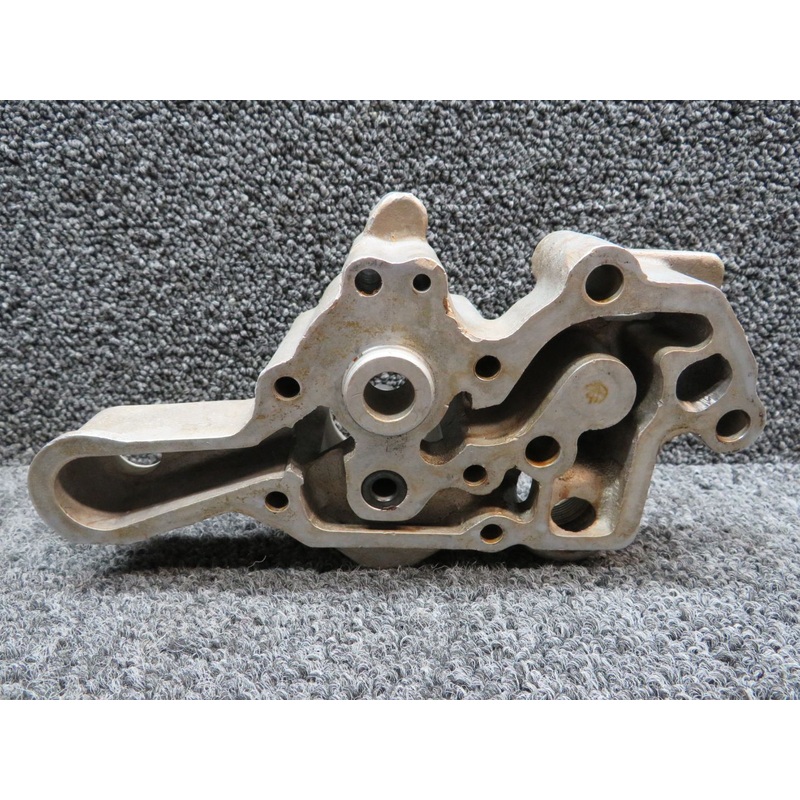 632977 (Cast: 832960) Continental TSIO-520-K Oil Pump Shaft Housing