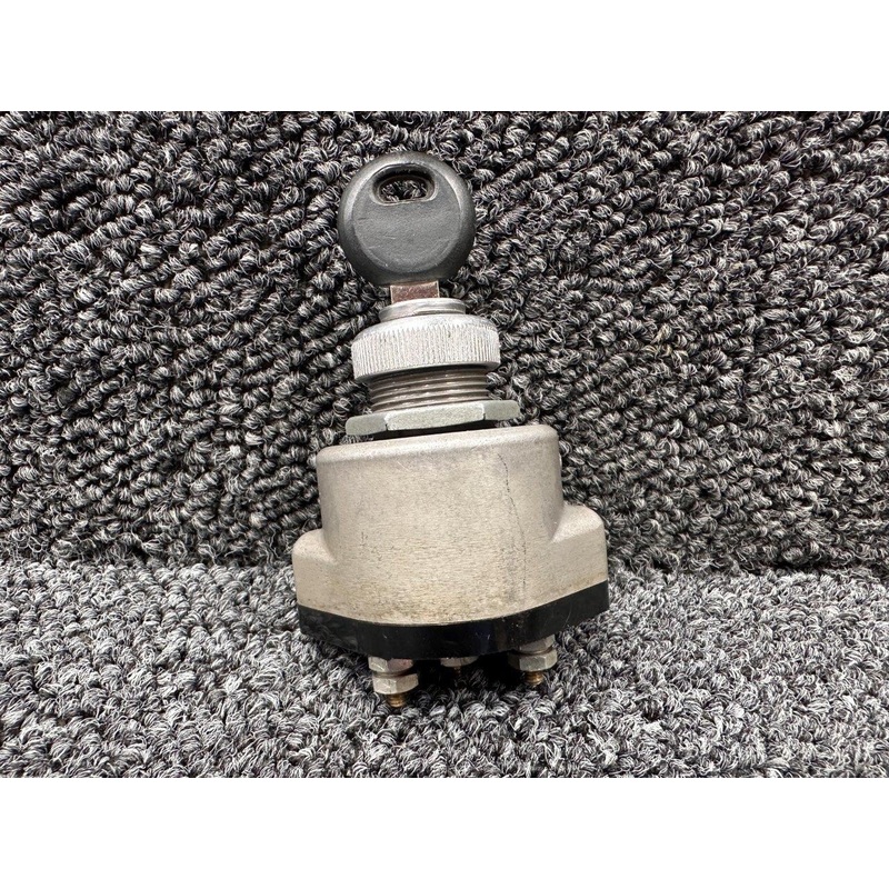 C292501-0102 Continental Motors Ignition Switch Assembly with Key