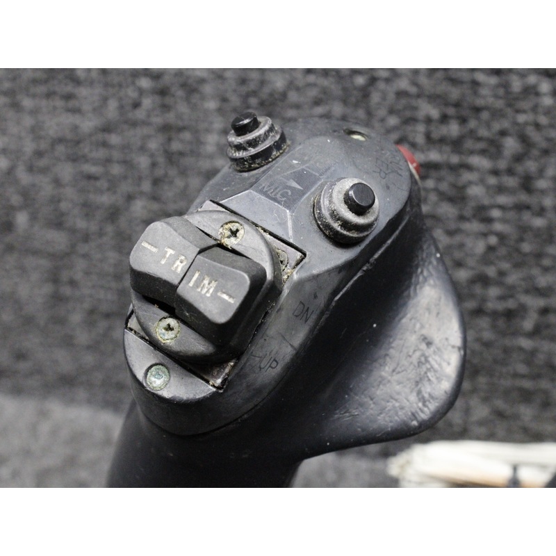 100572-004 Piper PA28-181 Control Wheel Assembly with Switches LH (Dia: 1.120)