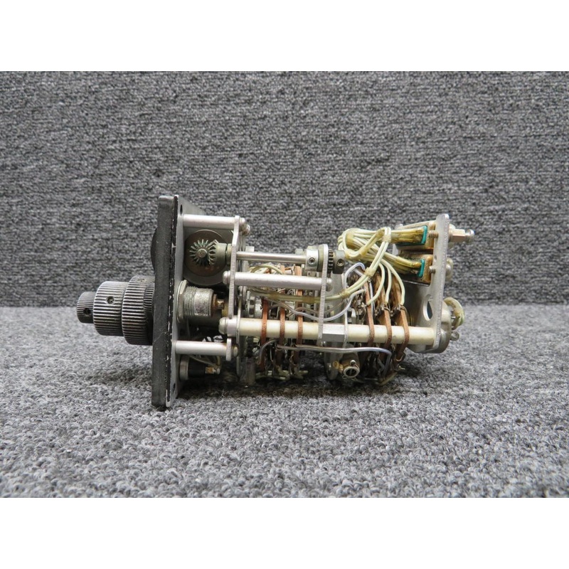 VHF Nav-1 Control Unit (Worn Knobs)