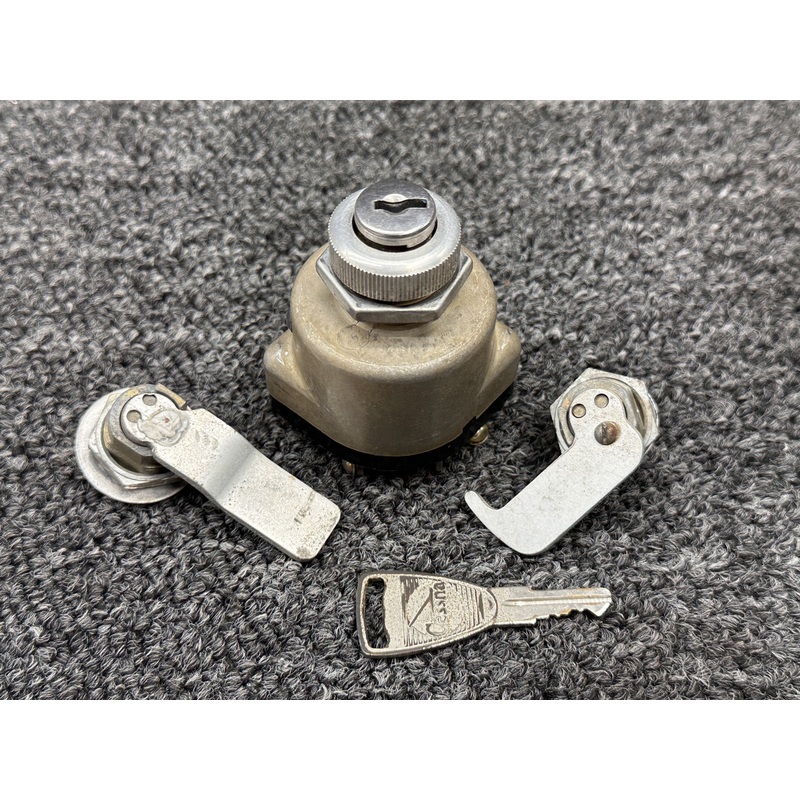 10-357200-12 (Alt: C292501-0101) Bendix Ignition Switch with Key and Locks