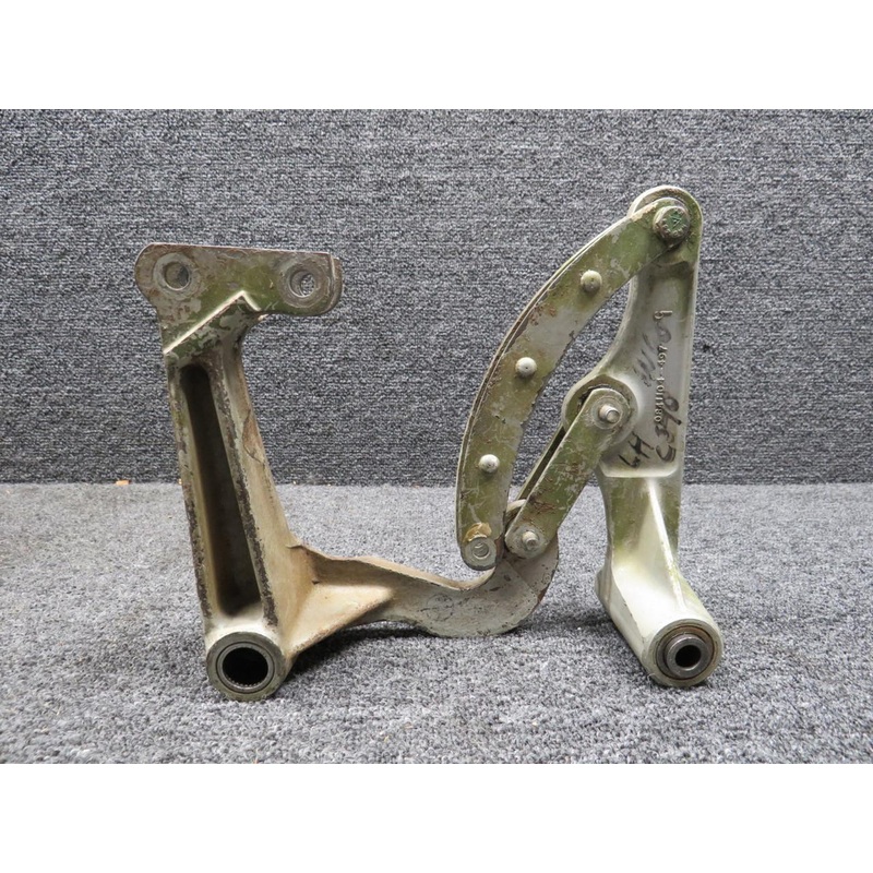 0841104-497, 0841106-487 Main Gear Bellcrank Idler and Rocker Arm Assy LH