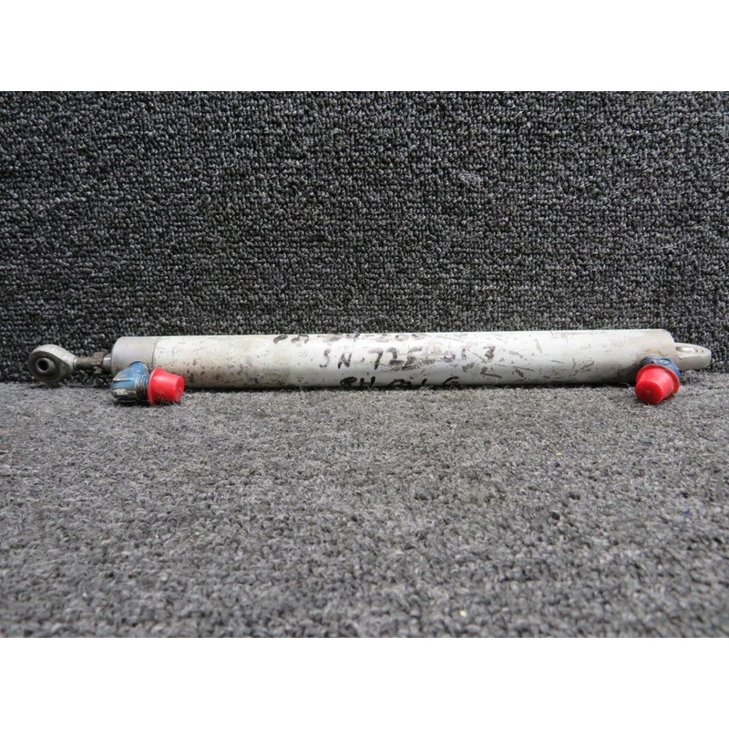 Piper PA34-200 RH Main Landing Gear Door Hydraulic Actuator