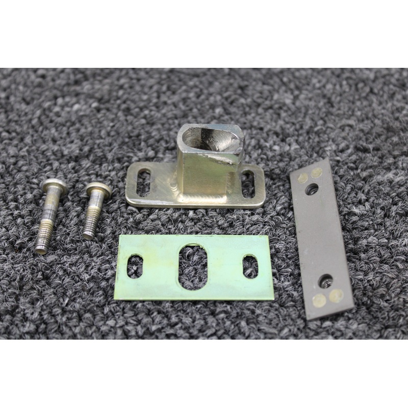100587-047 Piper PA32R-301T Cabin Door Latch Plate Assembly