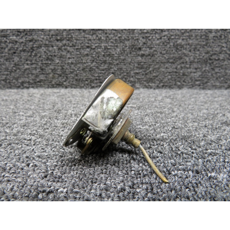 1513420 Oil Temperature Indicator (Worn Paint on Needle)
