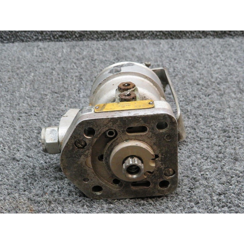 B210105 Continental. O-470-L Woodward Propeller Governor