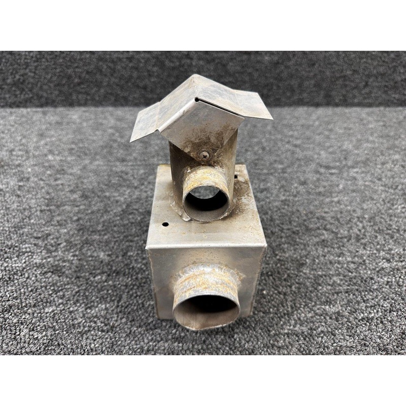 640032-509 Mooney Pilots Outlet Assembly (Minus Bottom)