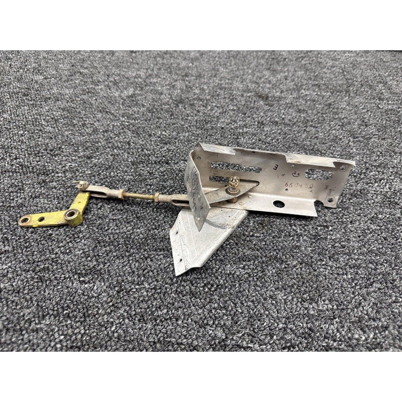 1660150-37, 660150-003 Mooney Carburetor Bracket with Lever