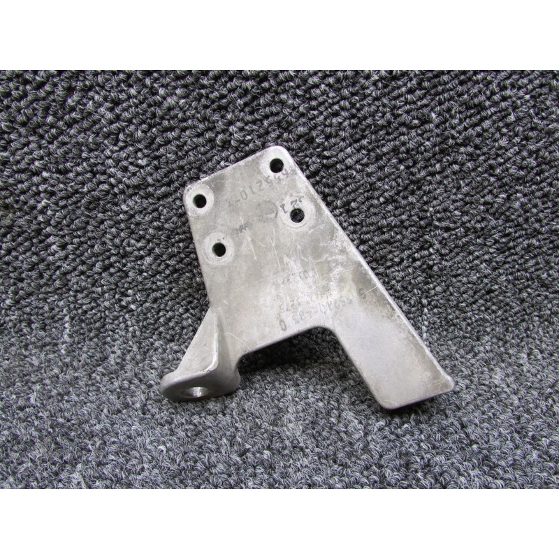 5655210-1 (FSO: 5655210-3) Continental TSIO-520-J Engine Throttle Bracket