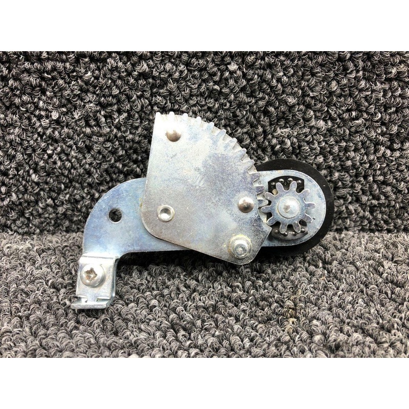 640285-501 / S-1906-1-2972-11 Mooney M20J Cabin Air Handle W/ Knob