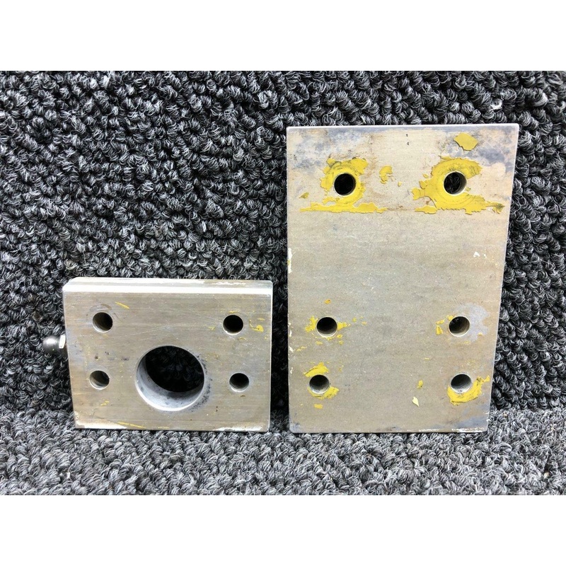 210067-009, 210067-008 Mooney M20K Landing Gear Attach Bracket RH w Fitting