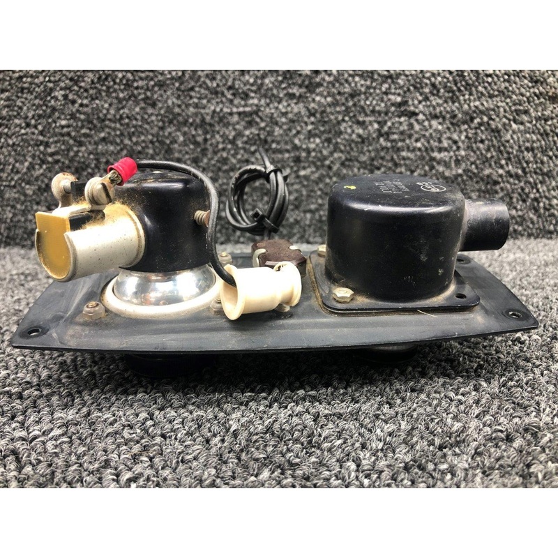 10-0154-1 / 484-299 Piper PA32-260 Center / Rear Air Vent Light & Gasper (12V)