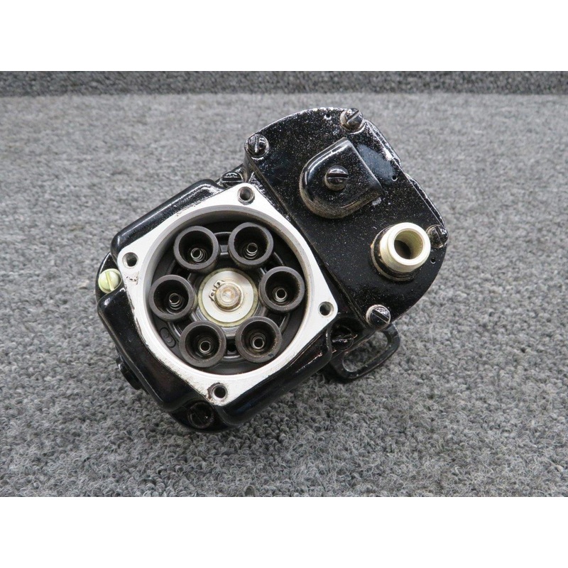 10-51365-39 (M/N: S6LN-21) Continental Bendix Magneto (NEW OLD STOCK)