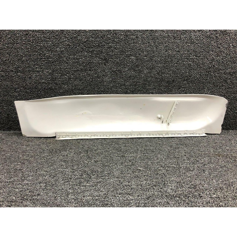 550032-017 (USE: 550099-002) Mooney M20K Nose Gear Door Assembly RH