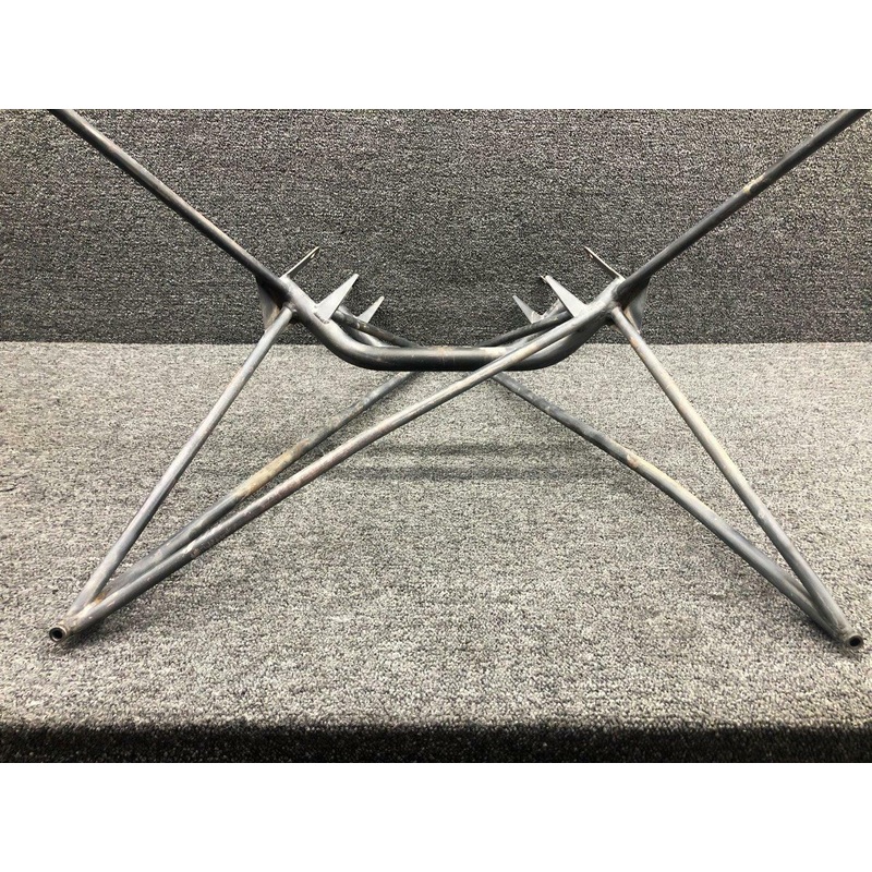 0551017-1 (USE: 0551023-25) Cessna 172G Continental O-300-D Engine Mount
