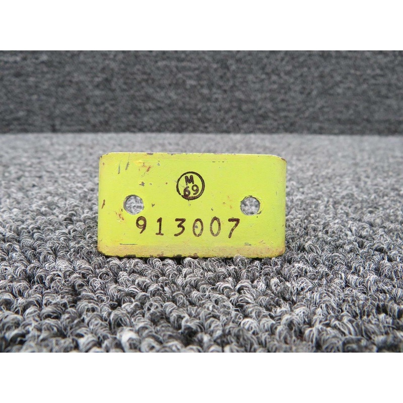 913007 Mooney M20C Elevator Bracket