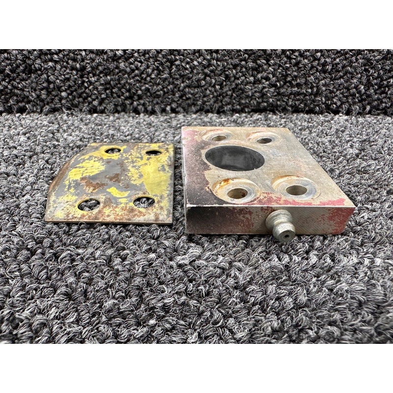 210067-8 (ALT: 210067-008) Mooney M20C Main Gear Bracket Assembly RH