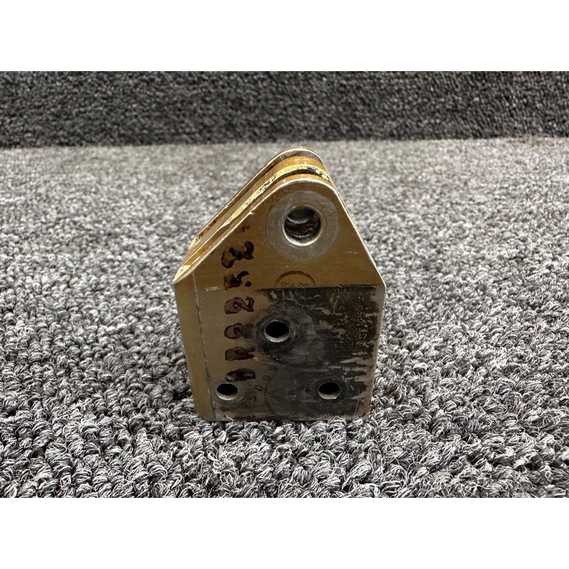 950092-501 Mooney M20K Gear Actuator Attach Lug