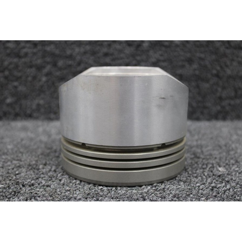 LW-13623 (Use: LW-18729) Lycoming O-235 Piston (NEW OLD STOCK) (SA)