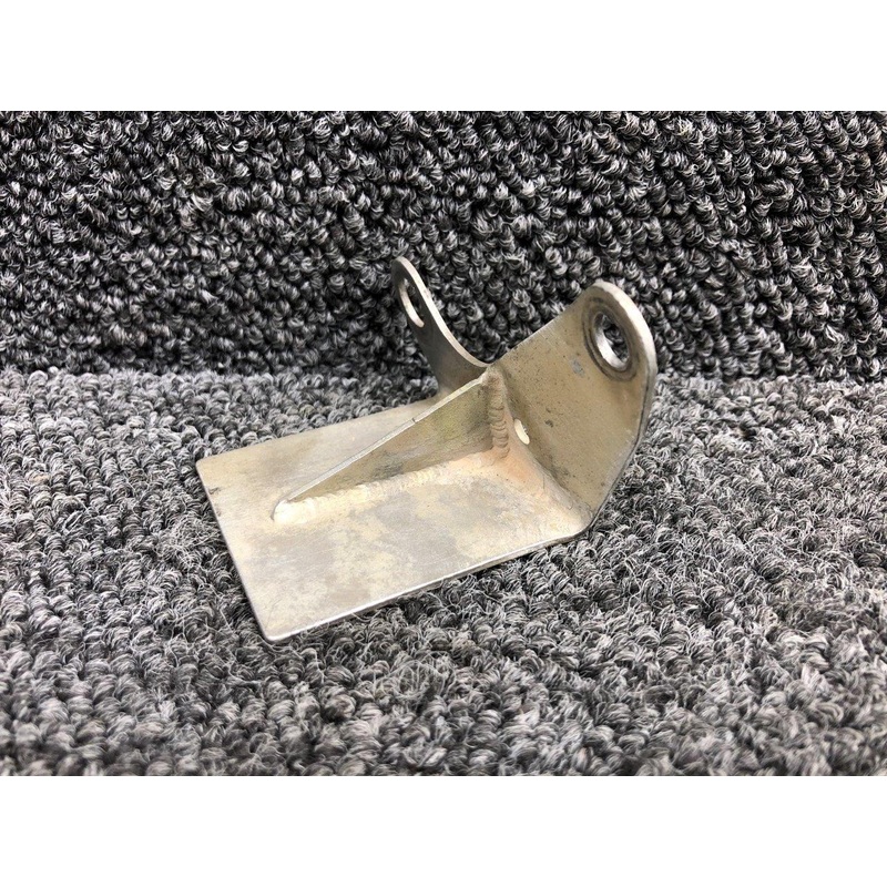 0552116-10 Lycoming O-320-E2D Cowl Snubber Bracket