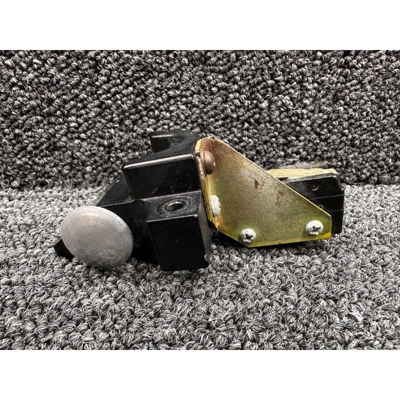 560046-501 Mooney M20G Retracting Handle Lock Down Assembly