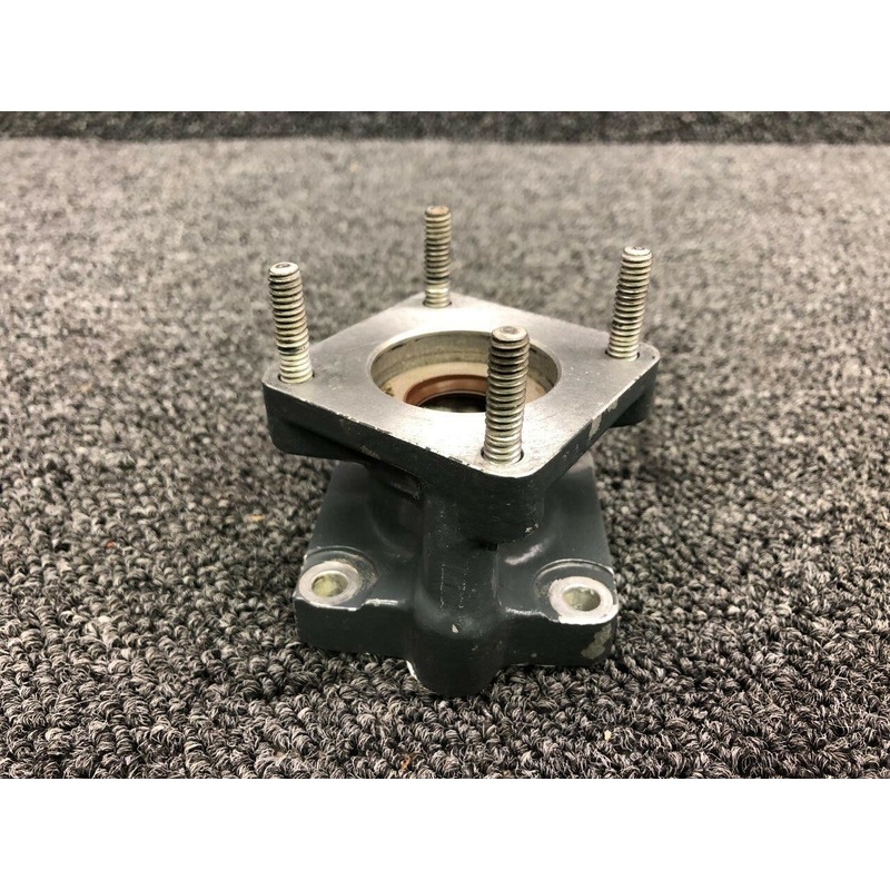29D21310 Lycoming TIO-540-AE2A Hydraulic Pump Adapter