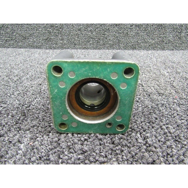 28F21254 Cessna 172S Lycoming IO-360-L2A Adapter Vacuum Pump