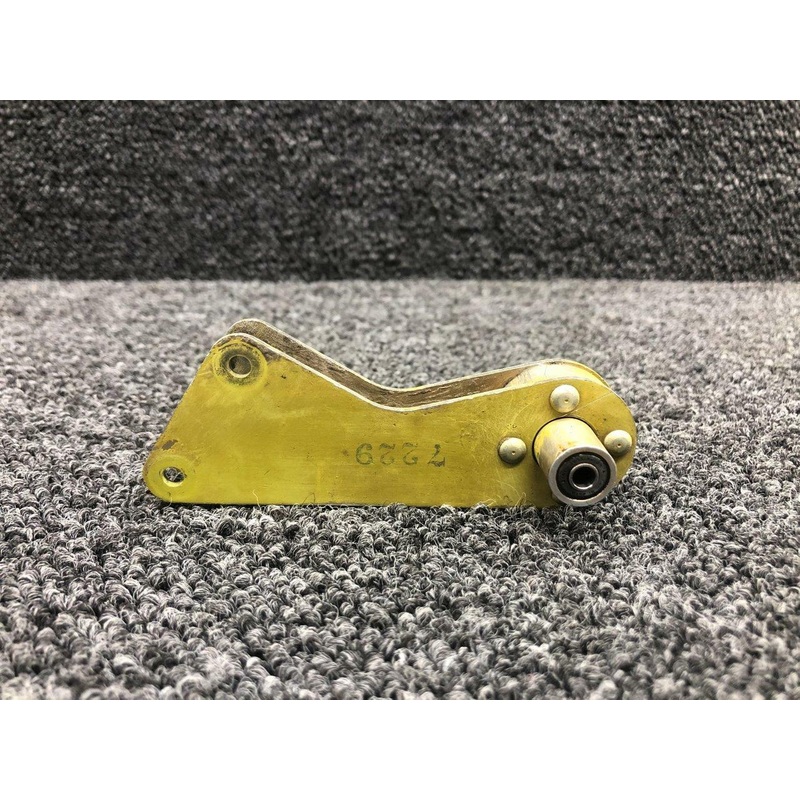 913031 / 913031-000 (ALT: 7221) Mooney M20B Elevator Bellcrank Bracket
