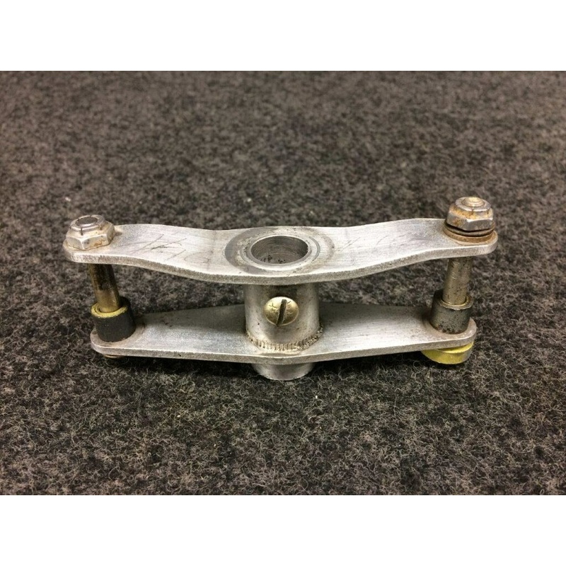 Piper PA31T Bellcrank Door Latch Middle
