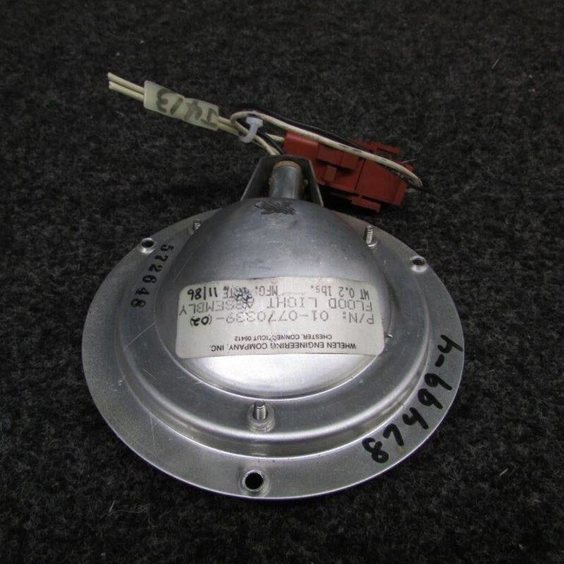 Piper PA46-310P Courtesy Light Baggage Door (V: 28) P/N 87499-004 (RM)